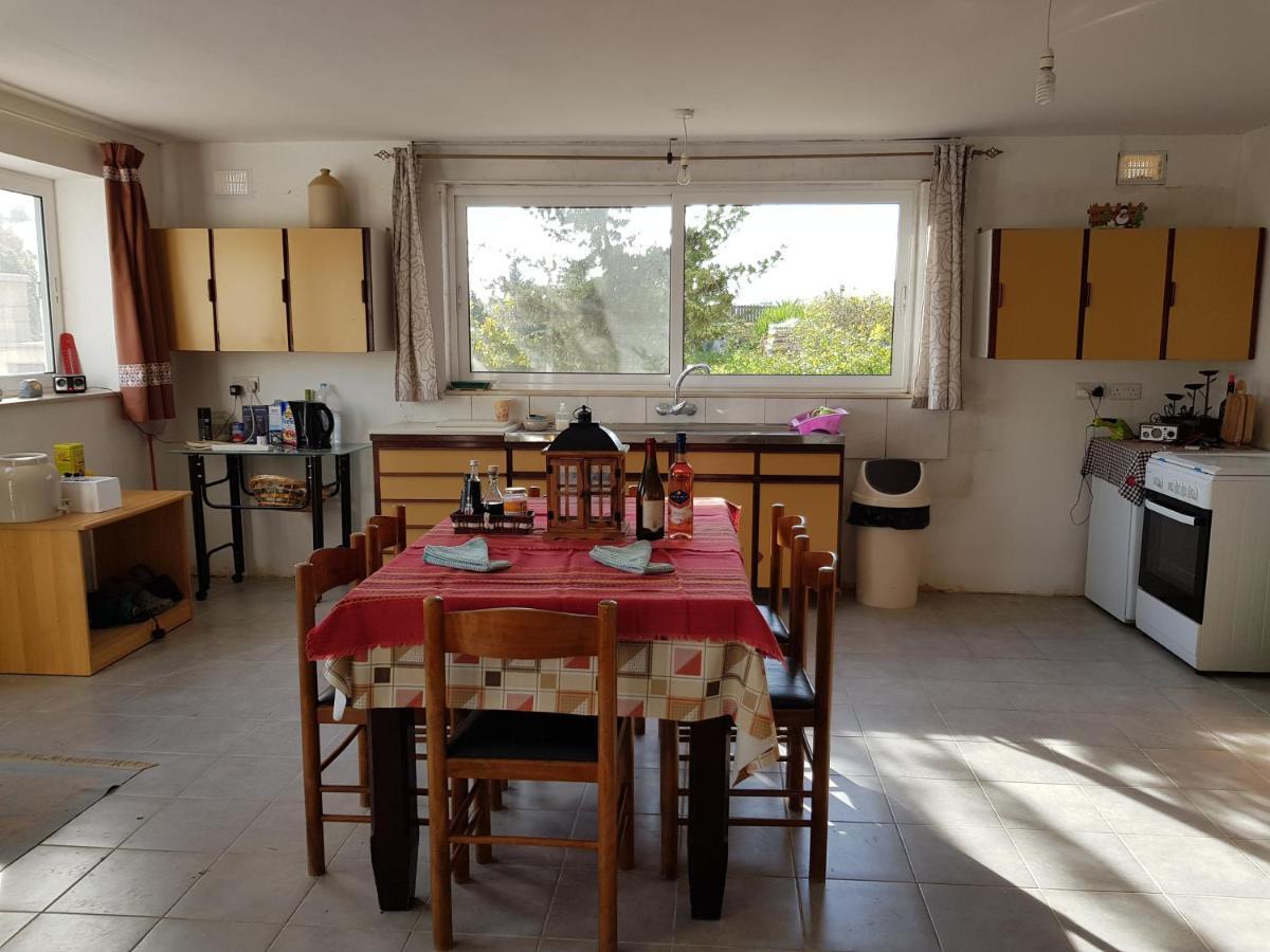 Auberge De Provence Pensionat Siggiewi Exteriör bild