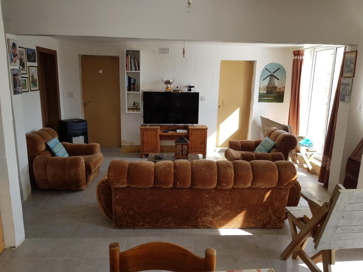 Auberge De Provence Pensionat Siggiewi Exteriör bild