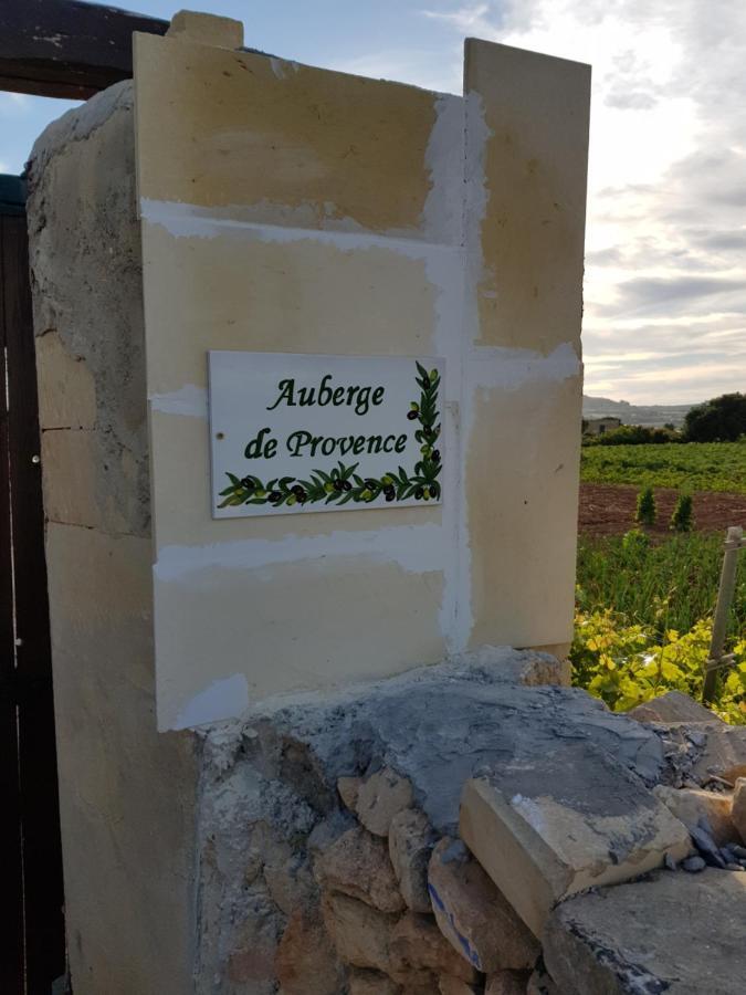 Auberge De Provence Pensionat Siggiewi Exteriör bild